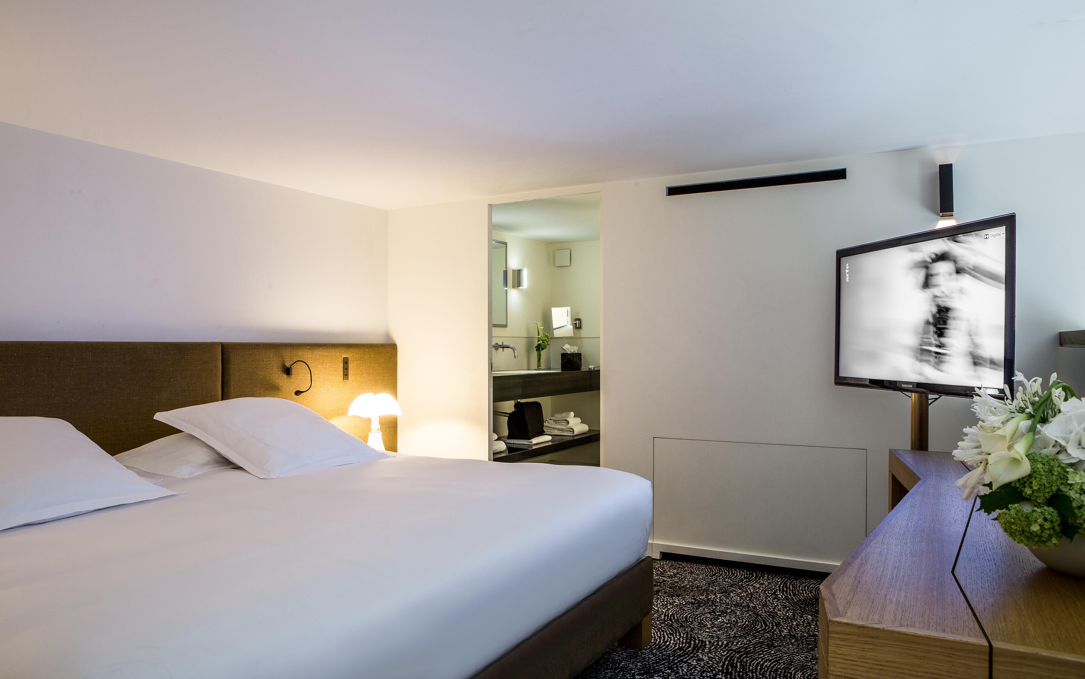 Hotel Marignan Champs-Elysees Paris Bagian luar foto