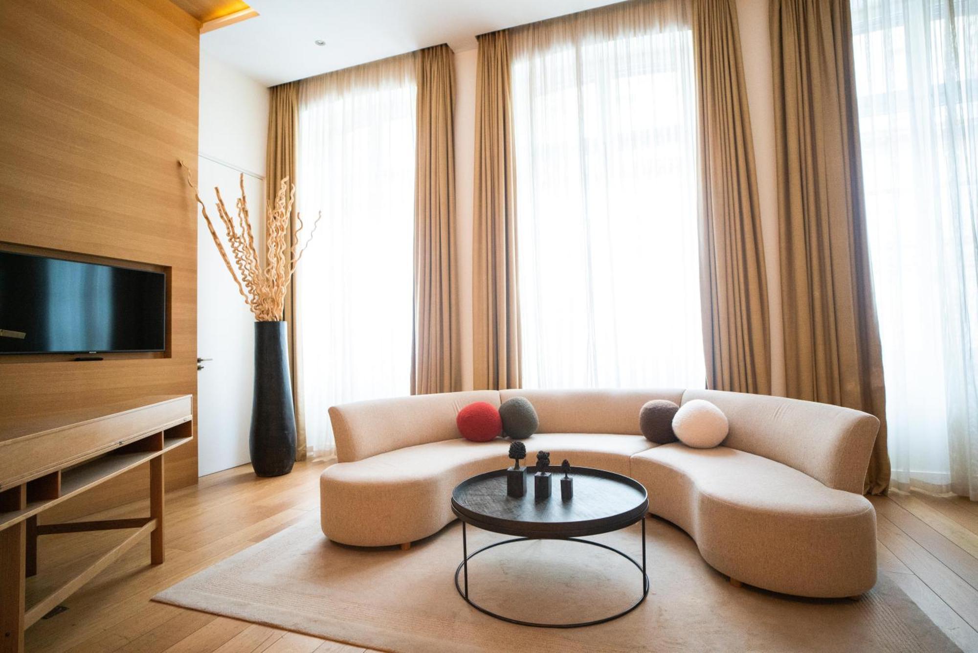 Hotel Marignan Champs-Elysees Paris Bagian luar foto
