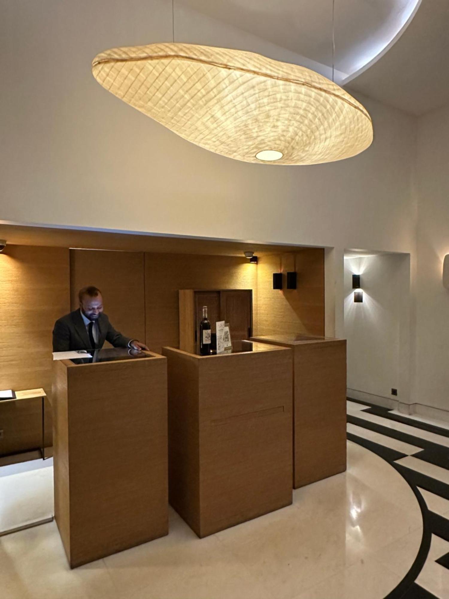 Hotel Marignan Champs-Elysees Paris Bagian luar foto