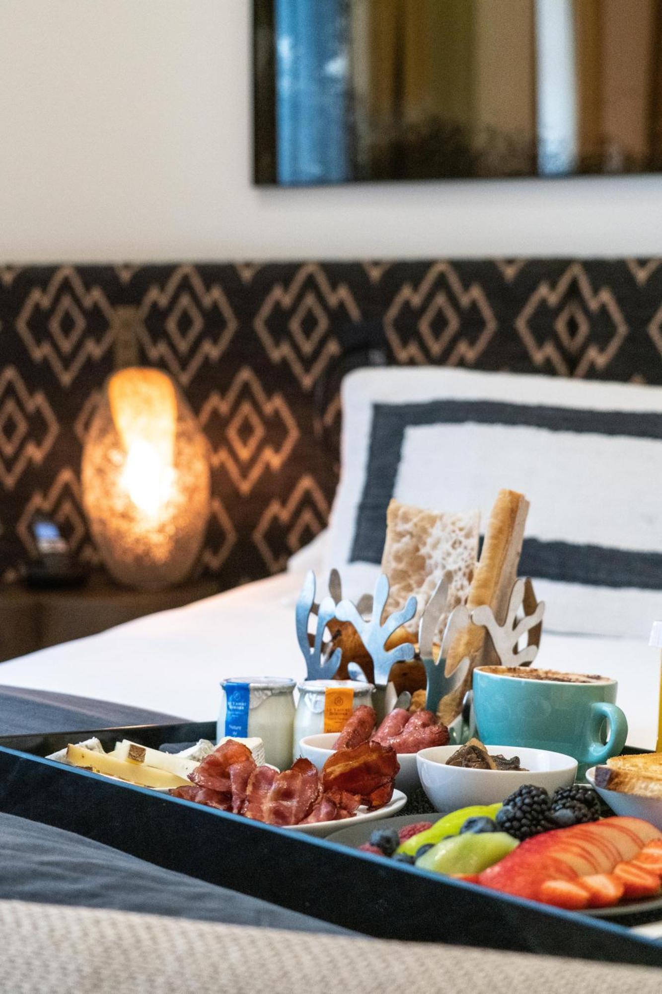 Hotel Marignan Champs-Elysees Paris Bagian luar foto