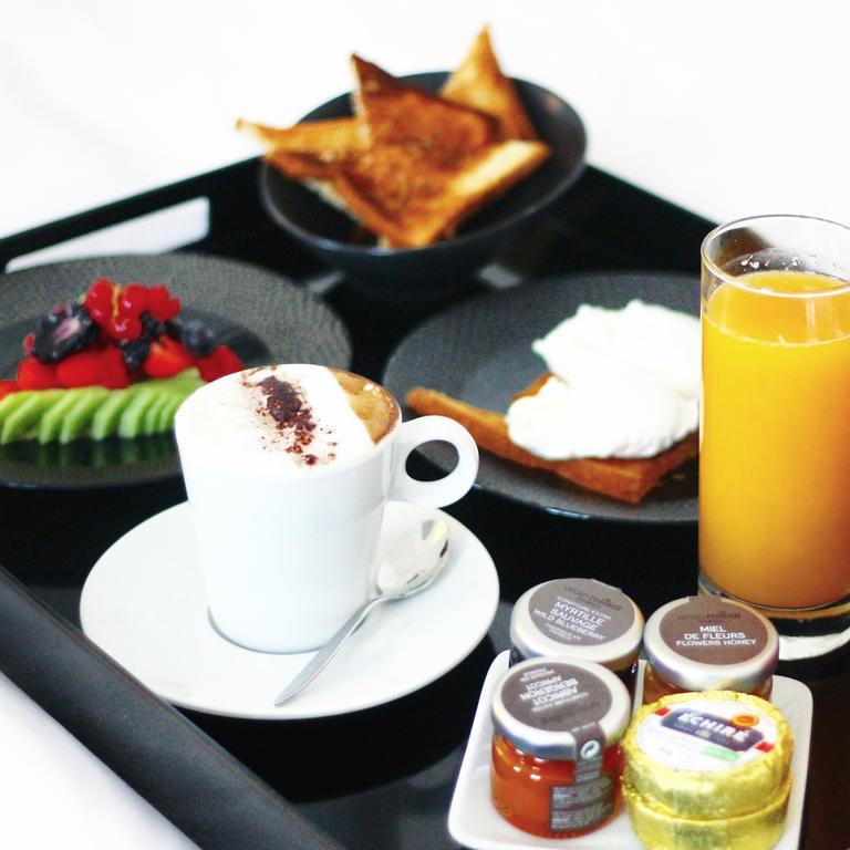 Hotel Marignan Champs-Elysees Paris Bagian luar foto